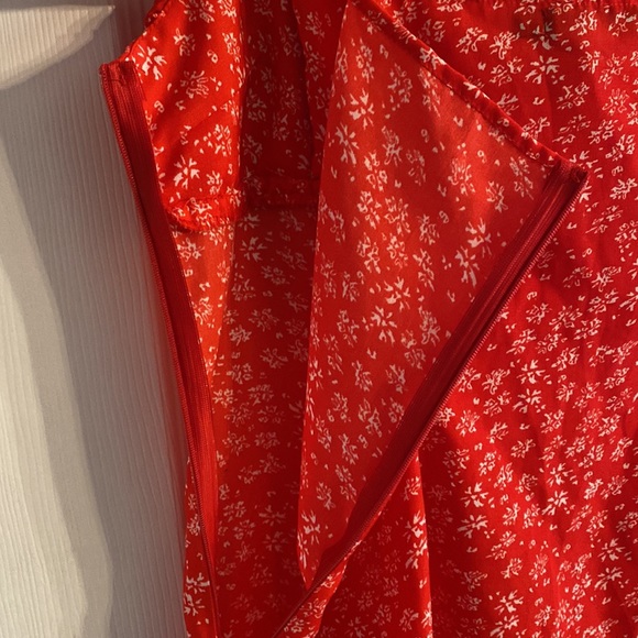 Nasty Gal dress Red with white flowers, spaghetti straps w/side zipper Size 10 - Picture 6 of 9